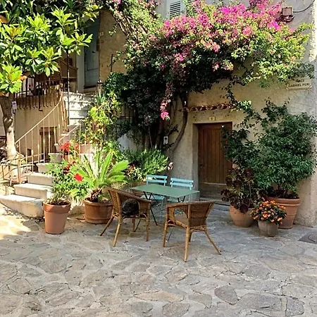 L'aile Du Chateau Bed & Breakfast