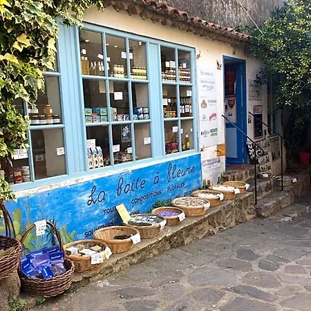 L'aile Du Chateau Bed & Breakfast 4*